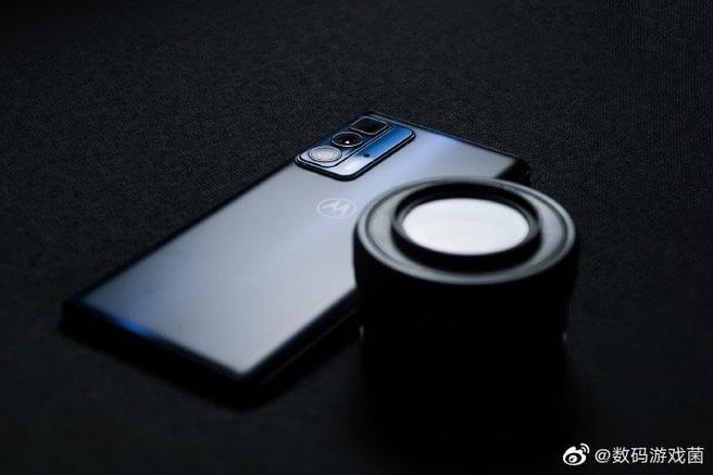 居中挖孔新视界 1600万像素前置摄像头深度解析
